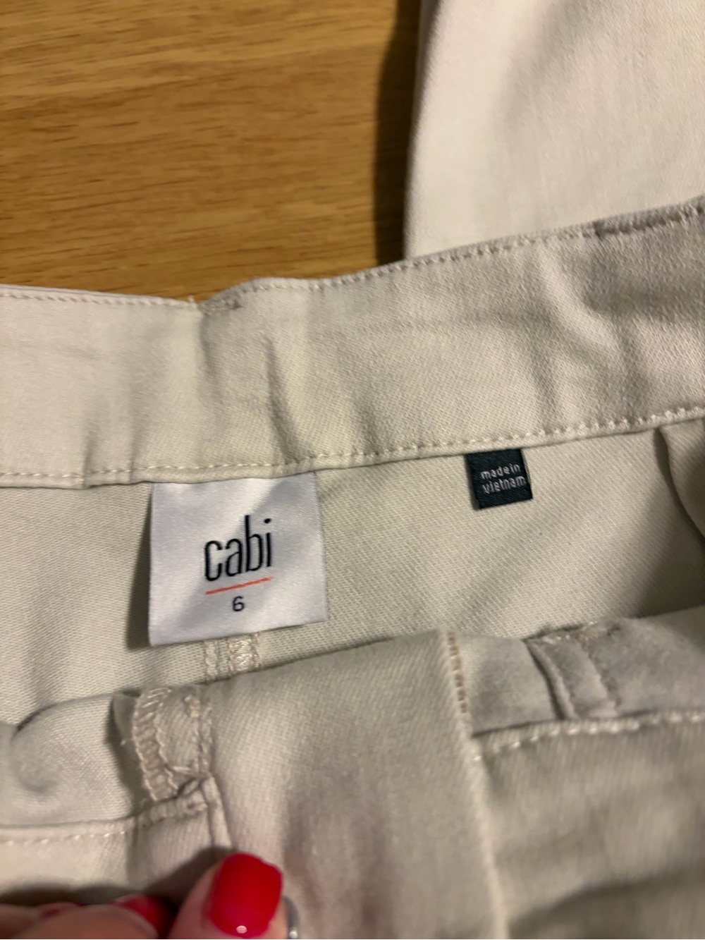 CAbi Cream Elastic Ankle denim Joggers- size 6 NWOT - Picture 5 of 9